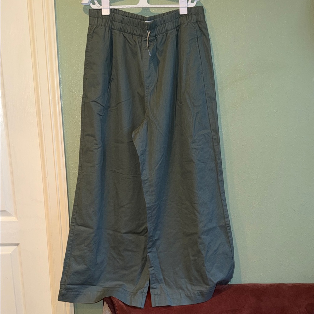 Loft Relaxed Fit Pants - Green L NWT $79